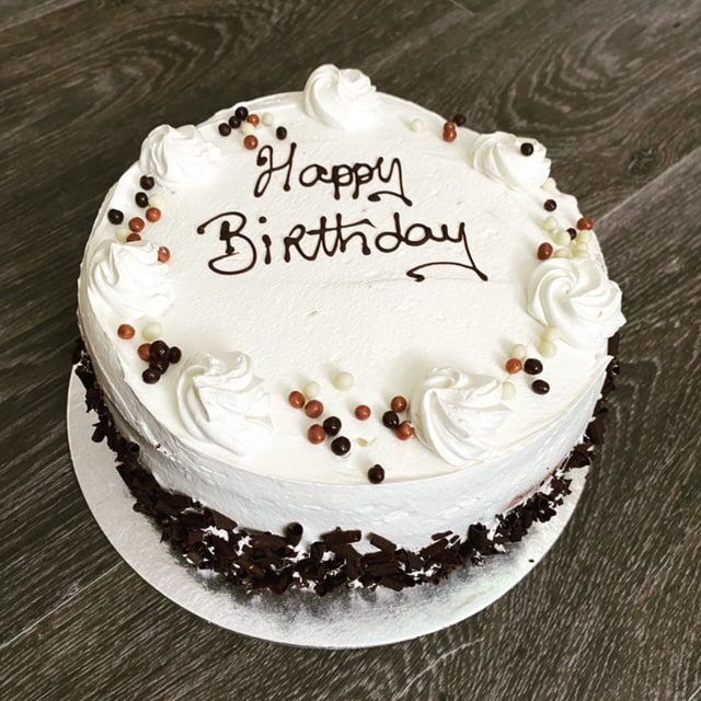 kids-vanilla-Buttercream-cake-chocolate-curls