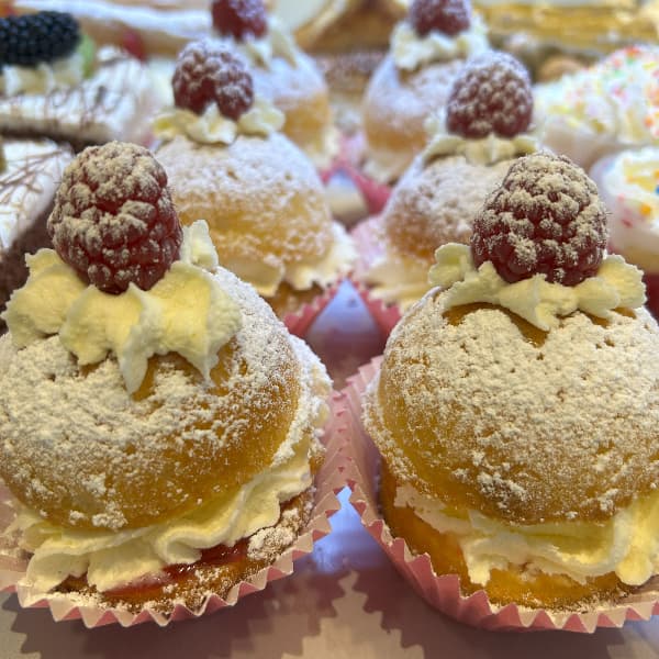 Mini Victoria Sponge Mini Victoria Sponge