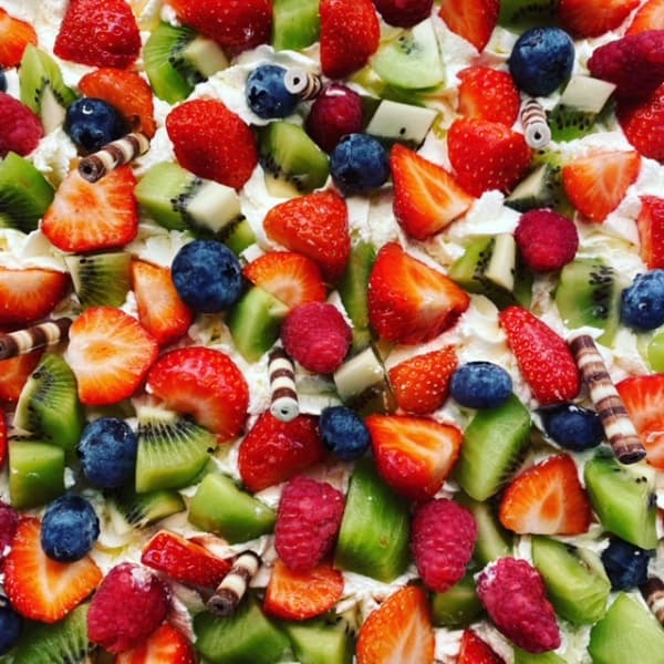 Fresh Cream and Fruit Pavlova