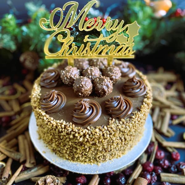 Xmas Christmas Hazelnut Special 2023 Chocolate Cake filled with Hazelnut Gannache and crispy Candied Hazelnut